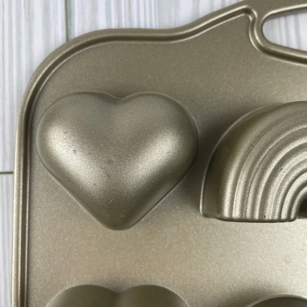 Williams Sonoma Flour‎ Shop Cake Bitelet Baking Pan-Unicorn,Heart,Rainbow,Smiley